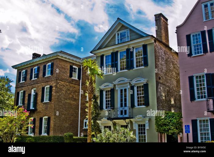 Charleston historic district hi-res stock photography and images - Alamy